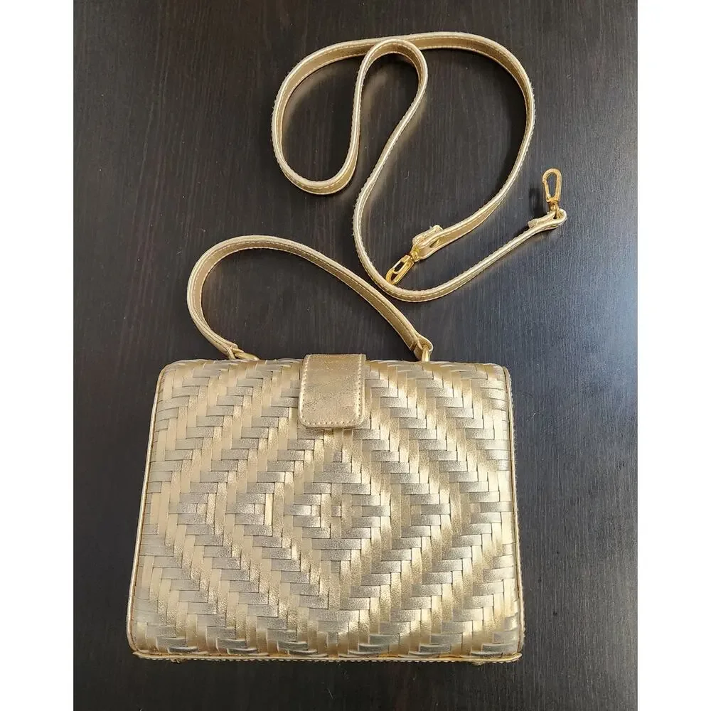 Gold Coast Gold/Metalic Woven Leather Design - Picture 4 of 10